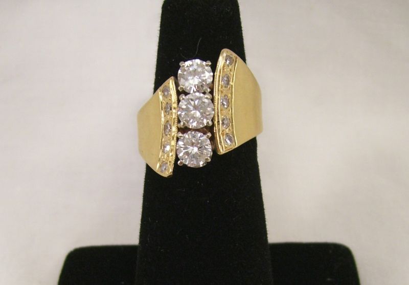 Appraisal: kt Yellow Gold Diamond Ring Ladies kt yellow gold diamond