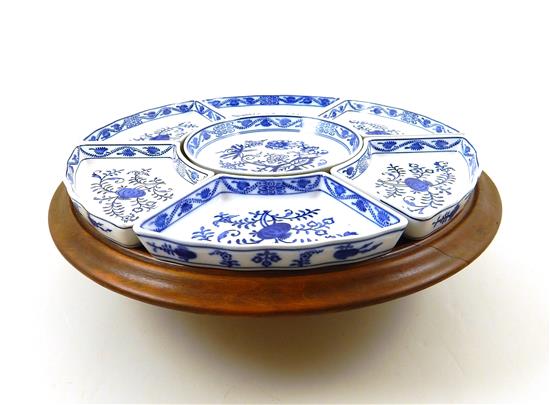 Appraisal: th C Villeroy Boch Blue Onion serving dishes on footed