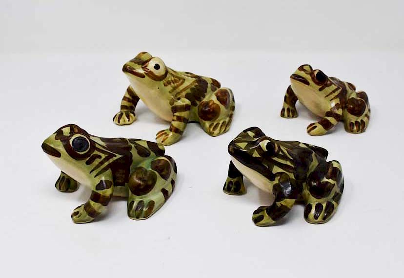 Appraisal: Brush pottery frogs Brush pottery frogs tallest is H Condition