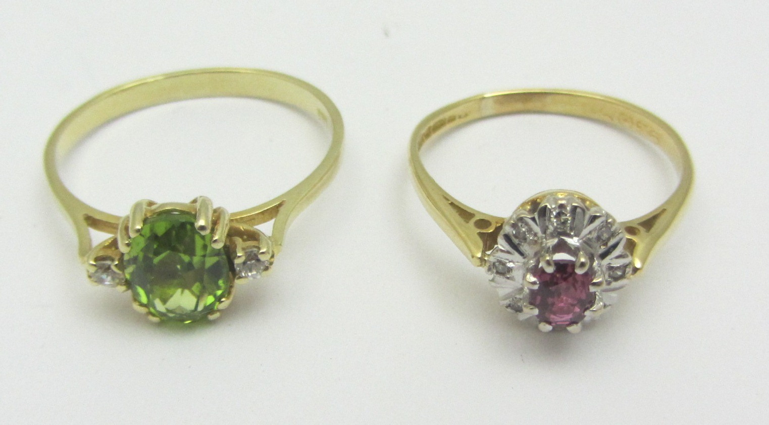 Appraisal: An ct gold pink sapphire and diamond set oval cluster