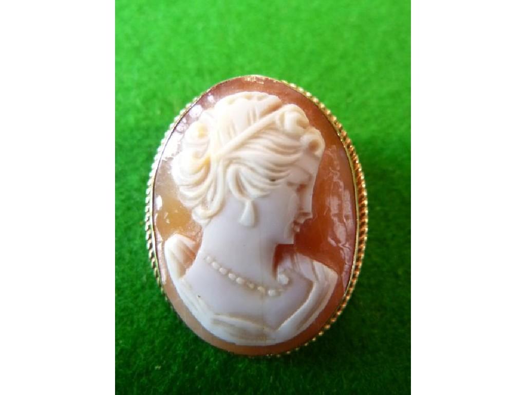 Appraisal: A small cameo brooch in ct gold frame