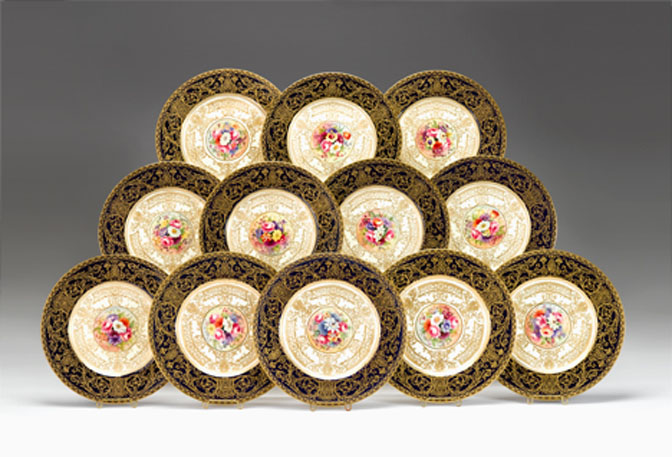 Appraisal: Set of twelve Royal Worcester porcelain service plates early th