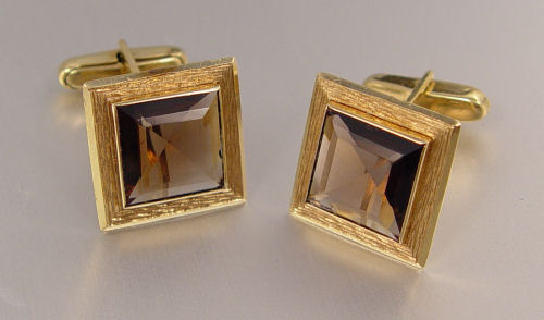 Appraisal: FRENCH GOLD CTW QUARTZ CUFFLINKS K yellow gold cufflinks contain