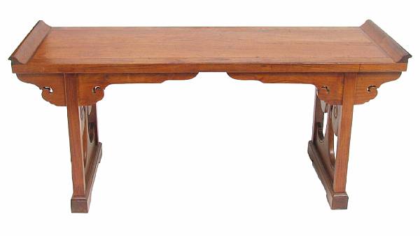 Appraisal: A Chinese Huali low table late Qing Republican period with