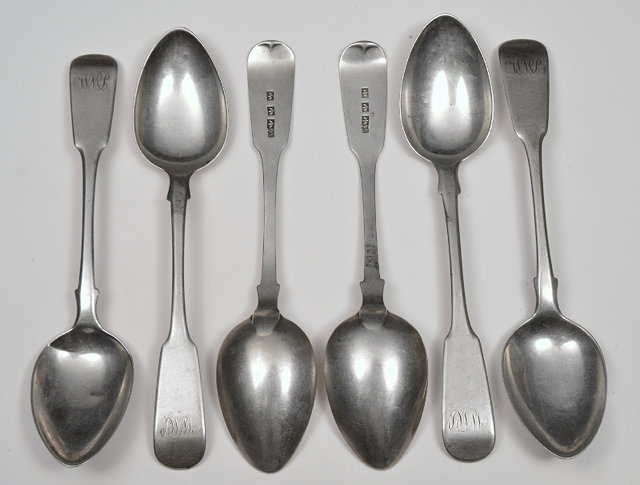 Appraisal: SIX SCOTTISH PROVINCIAL SILVER TEASPOONS fiddle pattern possibly Rettie Son