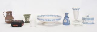 Appraisal: Description Group of Wedgwood Queensware and Jasperware nine pieces total