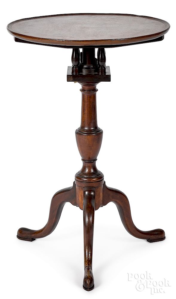 Appraisal: Pennsylvania Queen Anne mahogany candlestand Pennsylvania Queen Anne mahogany candlestand