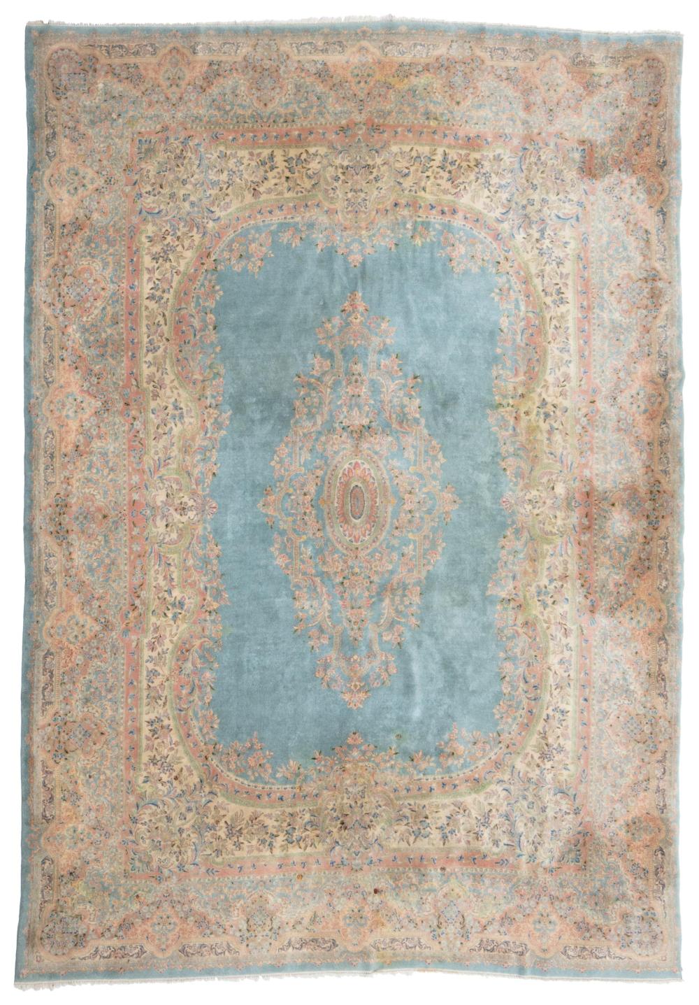 Appraisal: A PERSIAN KERMAN AREA RUGA Persian Kerman area rug Mid-