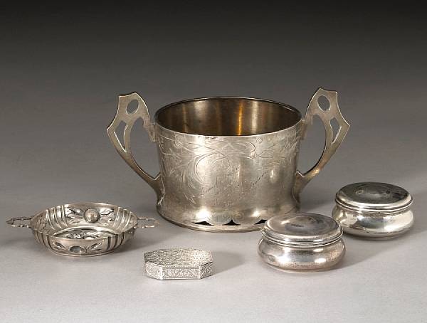 Appraisal: A Russian standard silver sugar bowl in the art nouveau