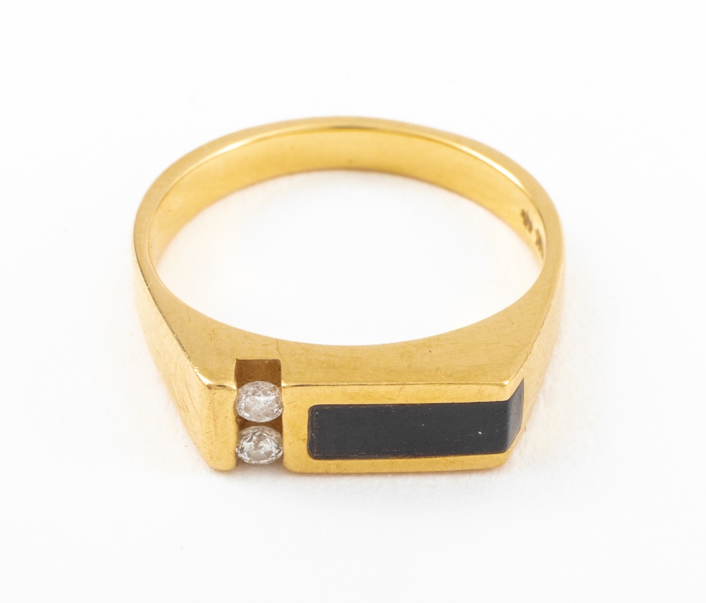 Appraisal: K YELLOW GOLD ONYX DIAMOND RING A K yellow gold