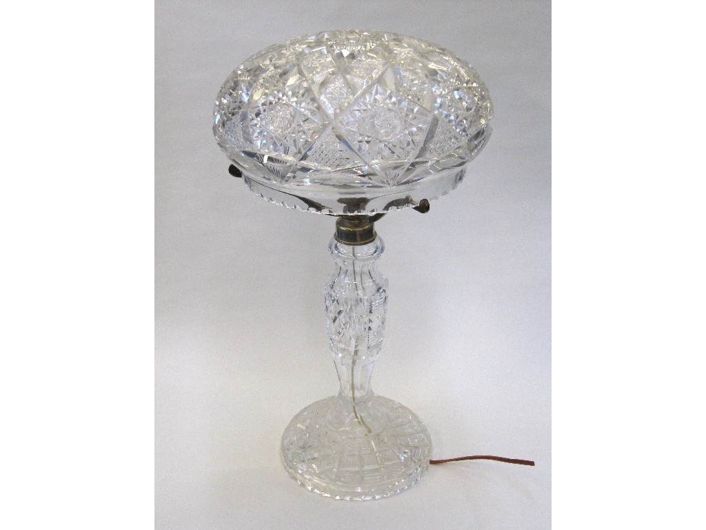 Appraisal: Cut glass table lamp of mushroom form