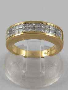 Appraisal: A hallmarked ct gold two row princess cut diamond ring