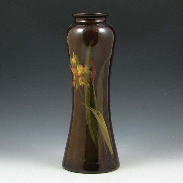 Appraisal: Standard Glaze Vase - Excellent Standard glaze vase with daffodil