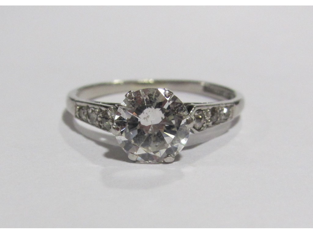 Appraisal: An early th century platinum diamond solitaire ring with brilliant