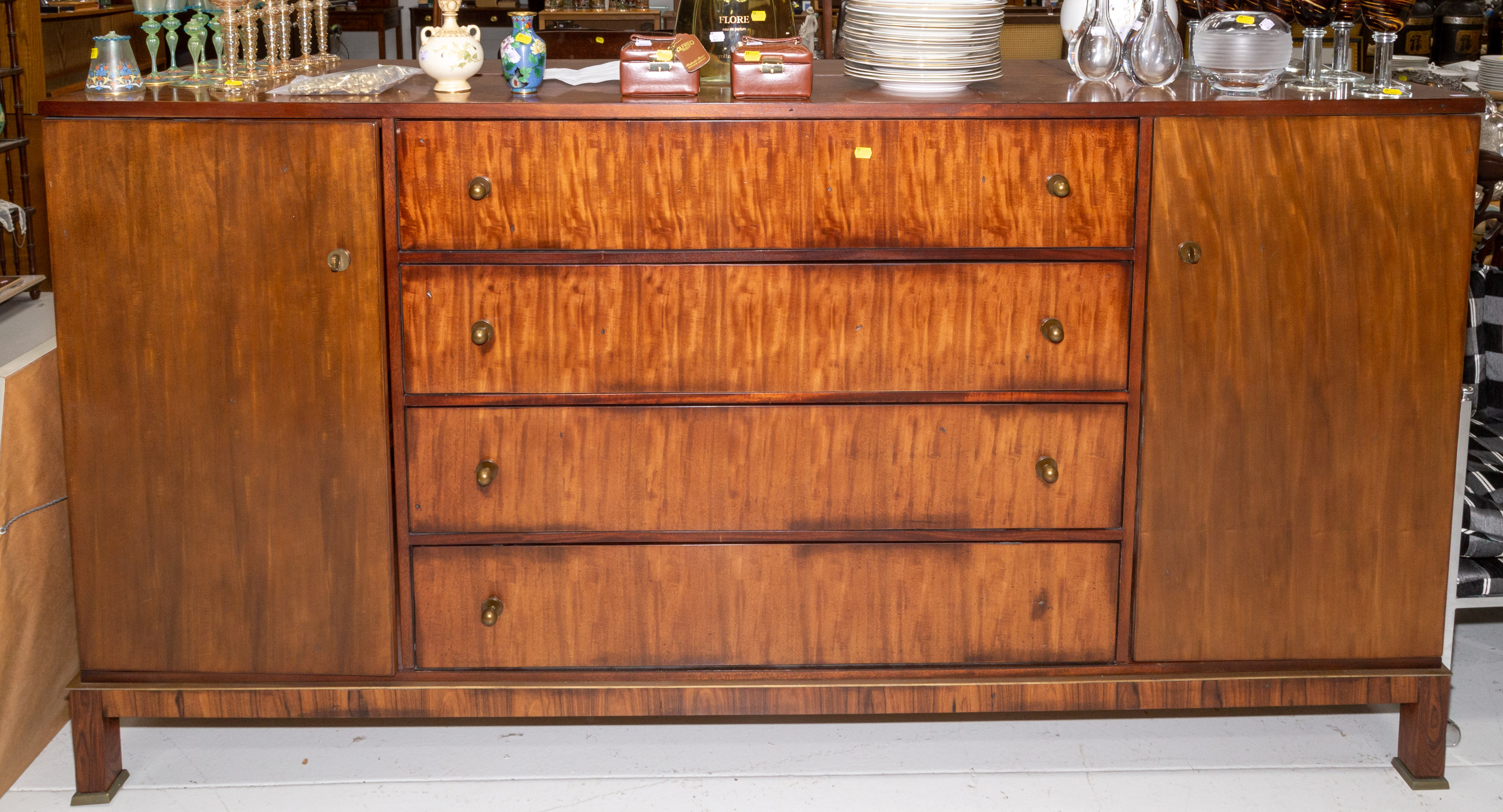 Appraisal: THOMAS OBRIEN HICKORY CHAIR GENTLEMAN'S DRESSER Modern a wide mahogany