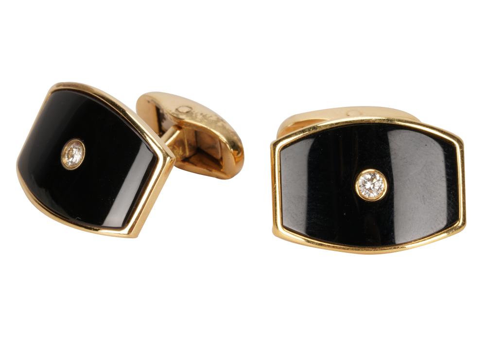 Appraisal: PAIR OF KARAT YELLOW GOLD ONYX DIAMOND CUFFLINKSsigned 'Germany kt