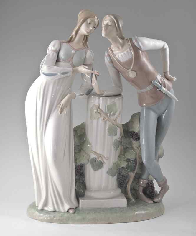 Appraisal: LLADRO PORCELAIN FIGURINE ROMEO AND JULIET Alfredo Ruiz sculptor issued