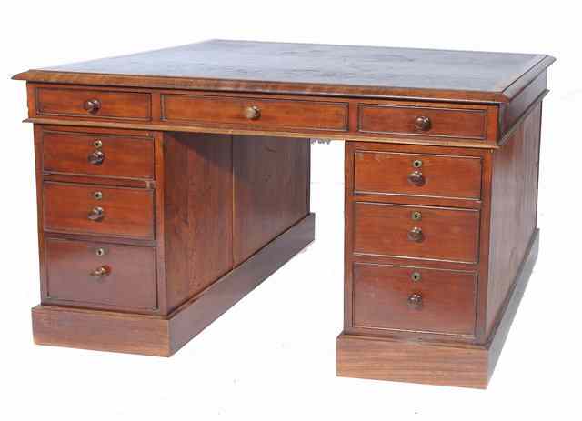 Appraisal: A VICTORIAN MAHOGANY SMALL SIZE PEDESTAL PARTNERS DESK with black