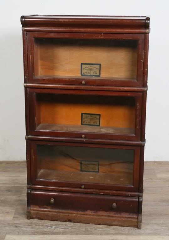 Appraisal: Globe-Wernicke stack bookcase barrister cabinet Size C- S grade Cincinnati