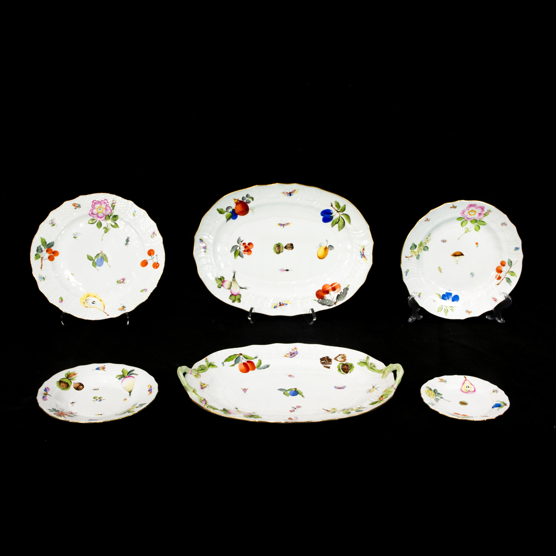 Appraisal: LOT OF AN ASSEMBLED HEREND PORCELAIN DINNER SERVICE Lot of