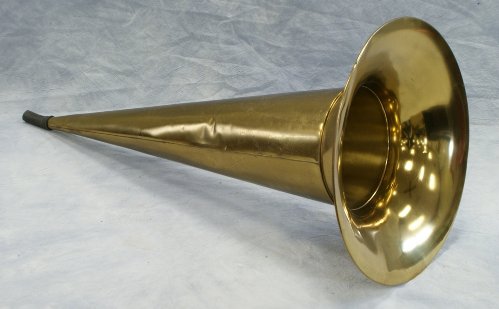 Appraisal: Brass phonograph horn x