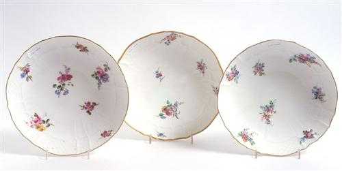 Appraisal: SET OF THREE BOWLS 'COMPOTIERS MOSA QUES' S vres -