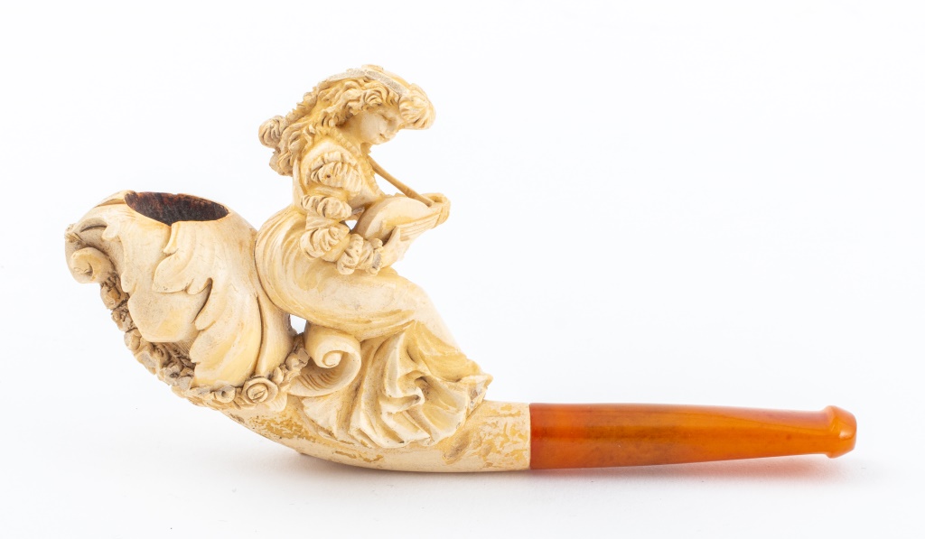 Appraisal: GERMAN MEERSCHAUM PIPE TH CENTURY Antique German meerschaum pipe with