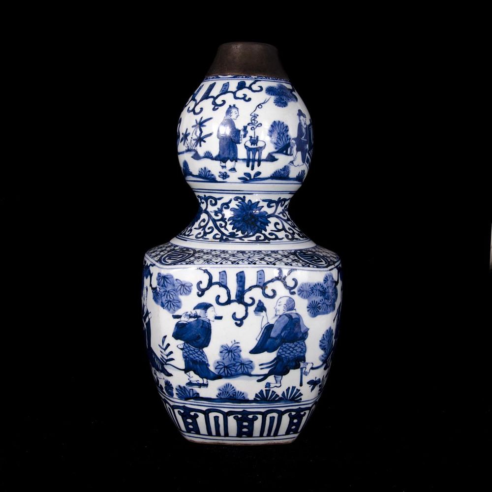 Appraisal: CHINESE BLUE WHITE PORCELAIN HULU GOURD VASE Chinese blue and