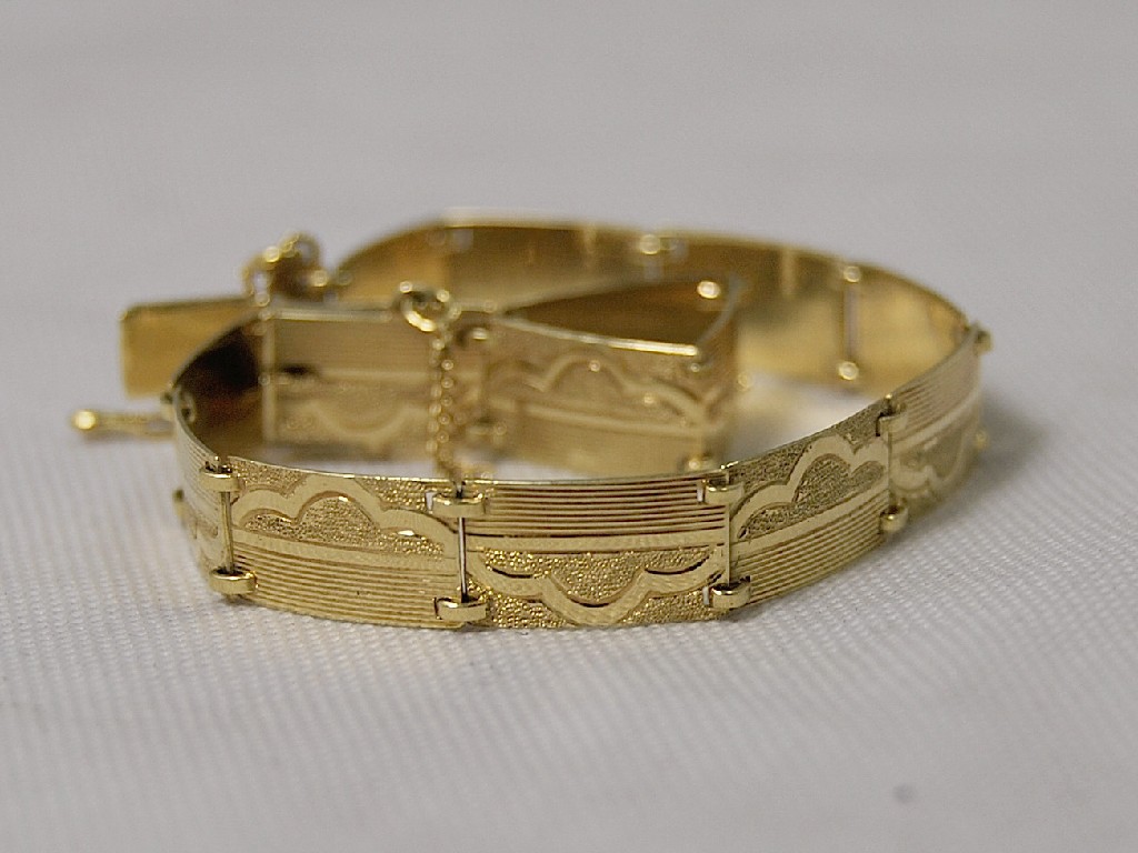 Appraisal: ct yellow metal stamped engraved linked bracelet approx grms