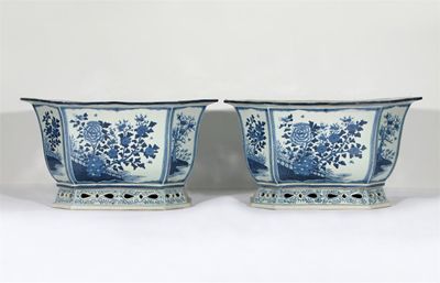 Appraisal: A large pair of Chinese blue and white rectangular jardini