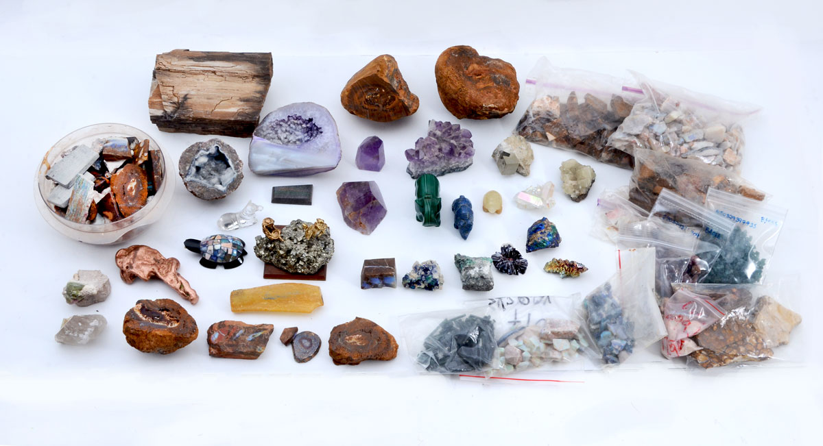 Appraisal: LARGE COLLECTION MINERAL STONE AND GEM SAMPLES Rough natural opal