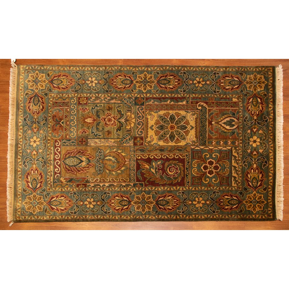 Appraisal: Indo Persian Rug India x Modern hand-knotted wool pile on