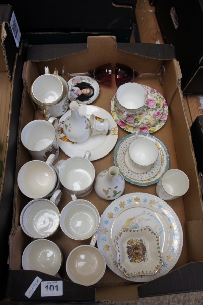 Appraisal: A tray lot to include Commemorative cups mugs saucers and