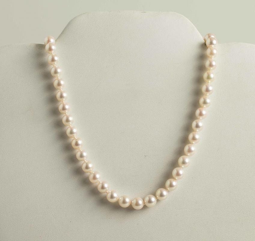 Appraisal: Salt Water Pearl k Necklace Salt water pearl necklace with