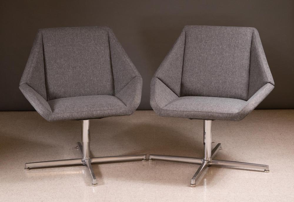 Appraisal: PAIR OF ARCADIA 'NIOS' SWIVEL LOUNGE CHAIRS David Ritch and