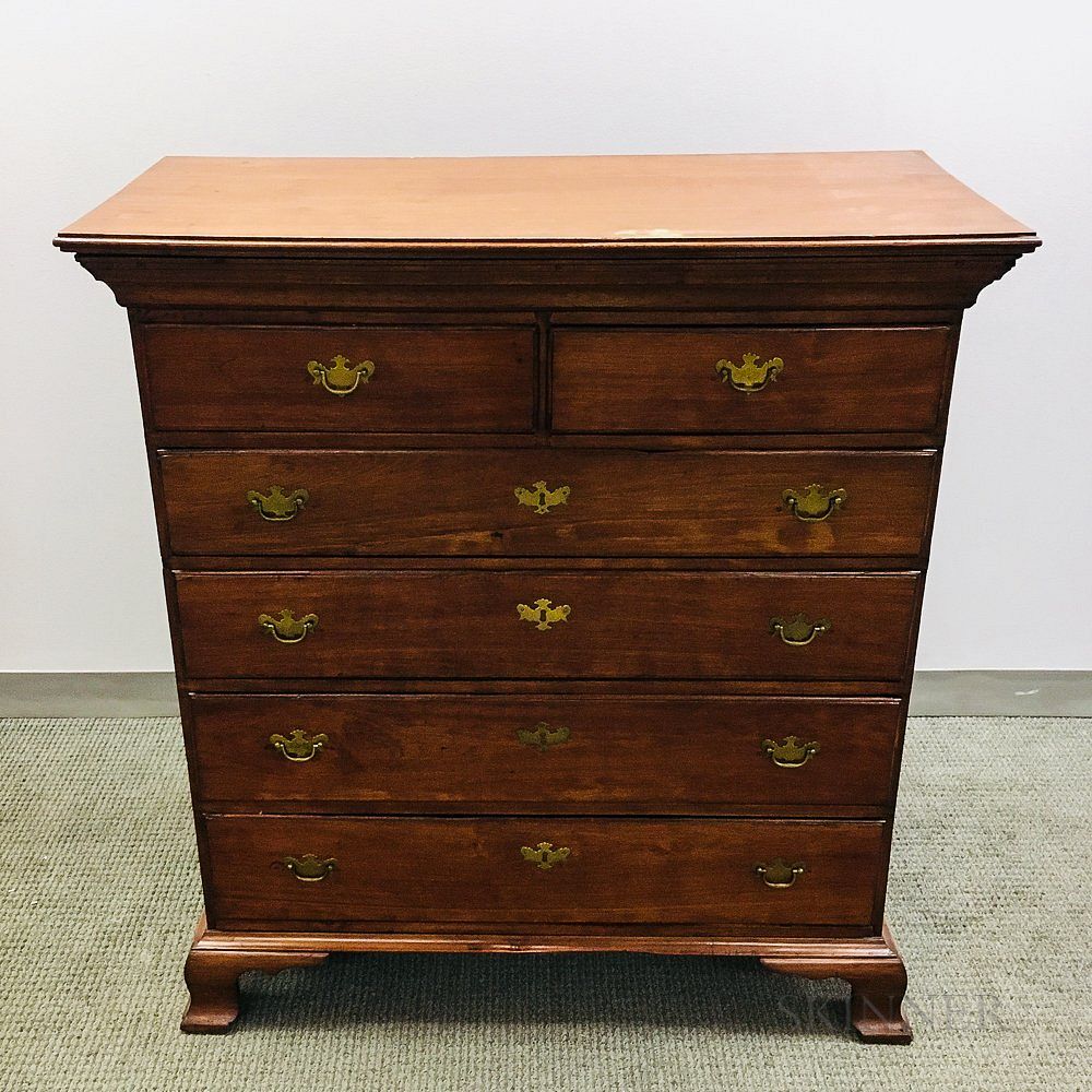 Appraisal: Chippendale Maple Chest of Drawers Chippendale Maple Chest of Drawers