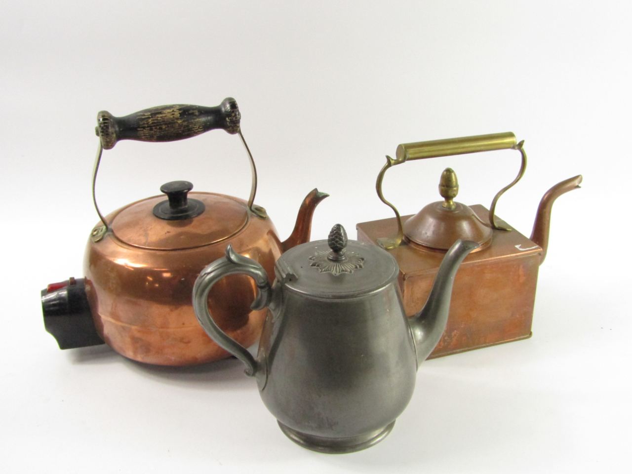 Appraisal: A rectangular copper kettle electric copper kettle and a pewter