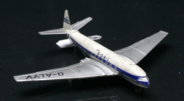 Appraisal: A Dinky Comet airliner B O A C