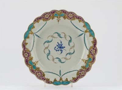 Appraisal: A Worcester plate painted with a dry-blue floral spray and