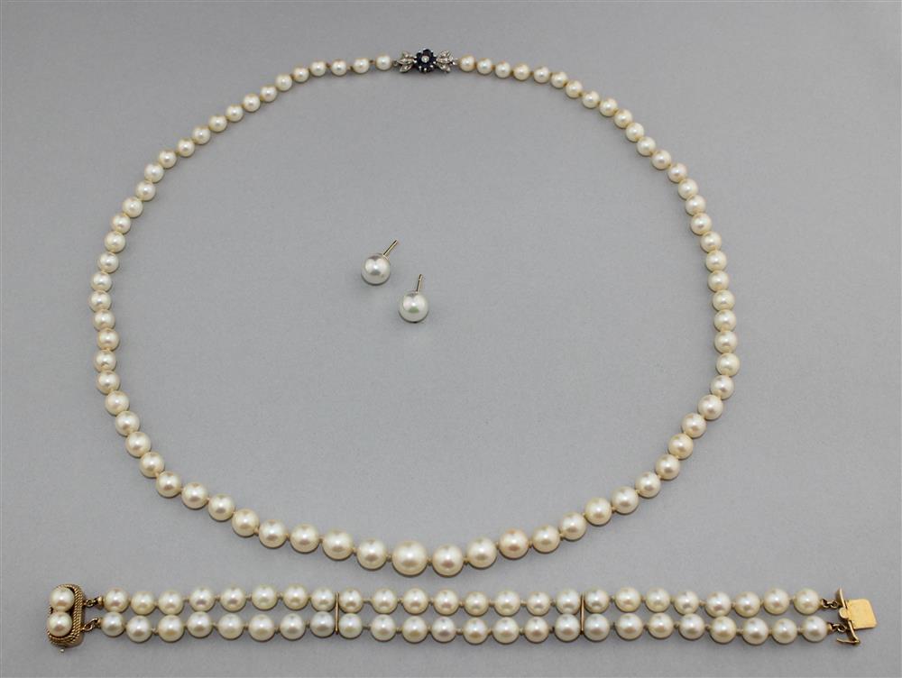 Appraisal: GRADUATED CULTURED PEARL NECKLACE DOUBLE STRAND CULTURED PEARL BRACELET WITH