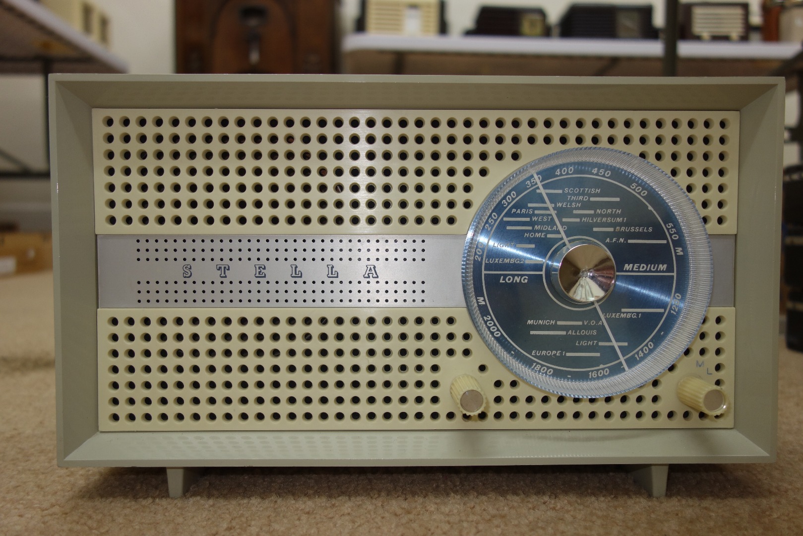 Appraisal: A Pilot little Maestro valve radio in brown case repainted