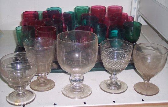 Appraisal: Ten green tinted wine glasses various five ruby tinted glasses