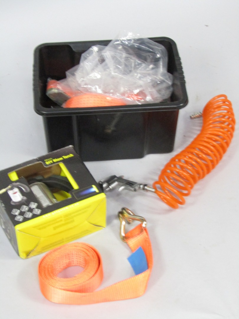 Appraisal: Various heavy duty bungee straps orange coil small quantity of