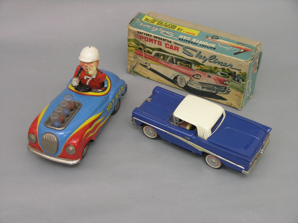 Appraisal: A Nomura Japan battery operated tin-plate Ford Skyliner finished in