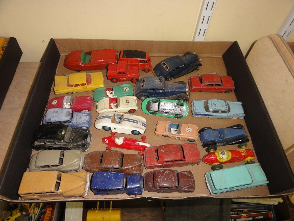 Appraisal: A quantity of Dinky die cast cars including racing cars