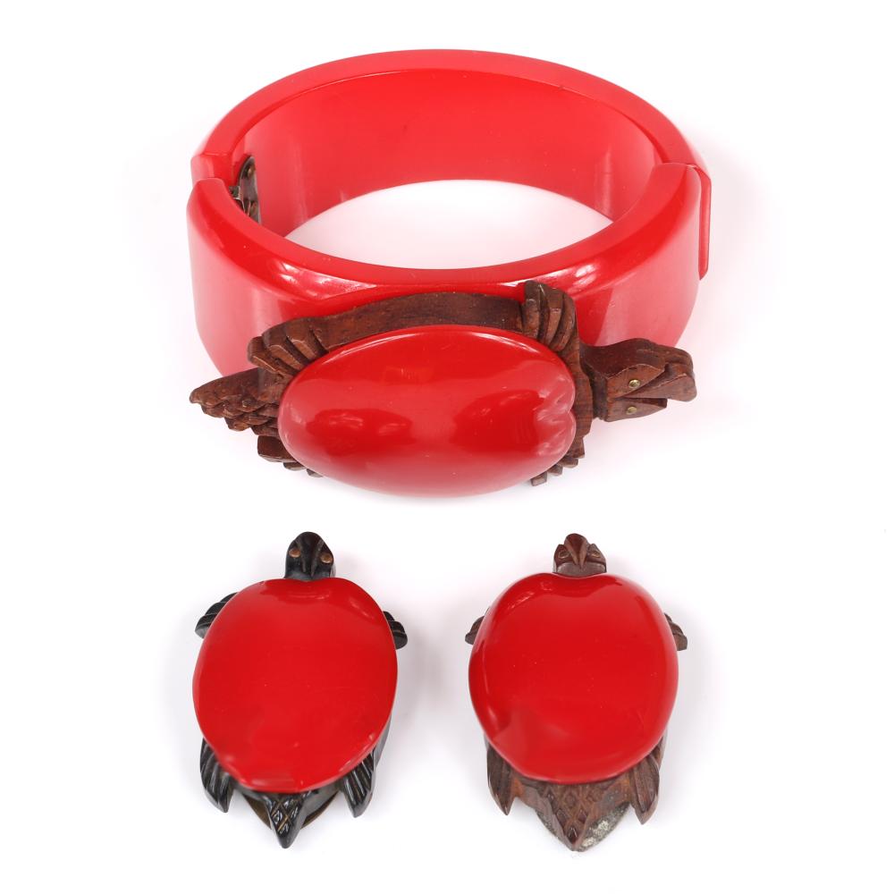 Appraisal: VINTAGE RED BAKELITE CARVED TURTLE PC FIGURAL JEWELRY CLAMPER CUFF