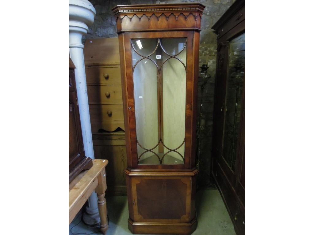 Appraisal: A Victorian Windsor lathe back kitchen elbow chair in elm