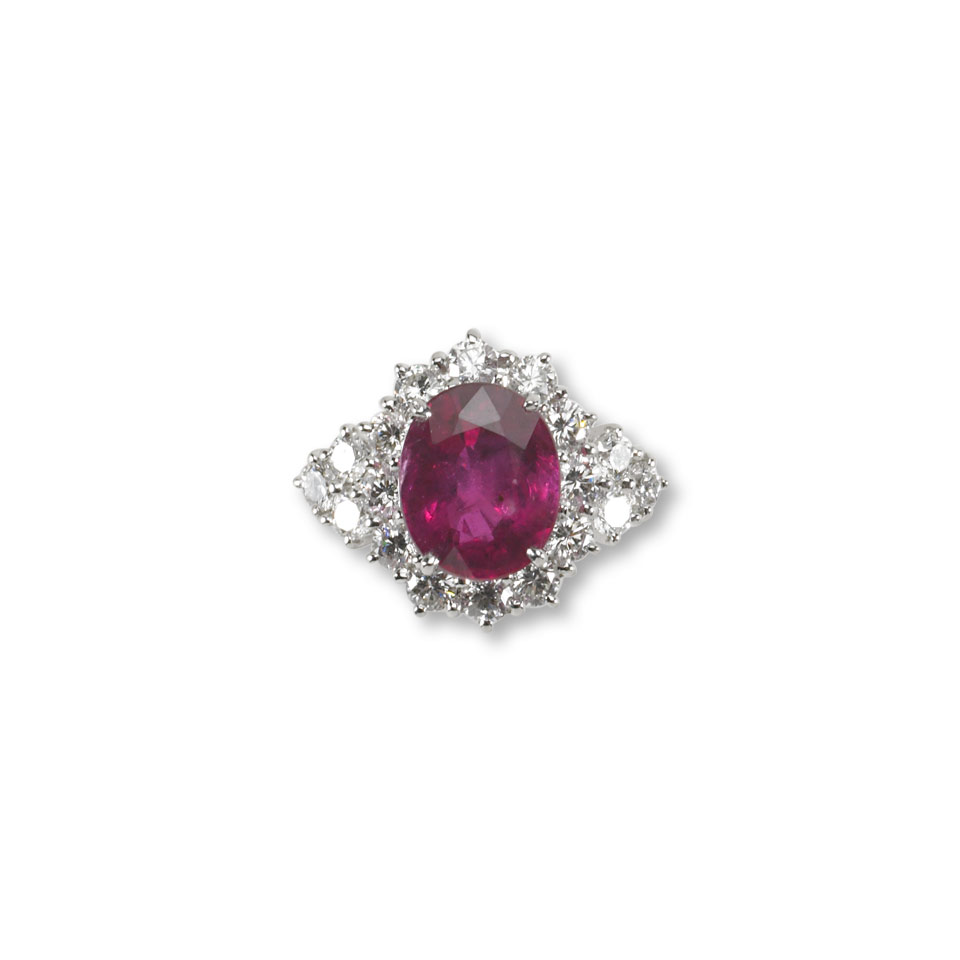 Appraisal: k White Gold Ring set with an oval cut ruby