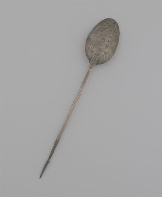 Appraisal: A George II III motespoon with an extended drop and