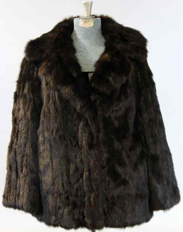 Appraisal: A Fine Ladies Canadian Mink JacketA fine coat with Philip